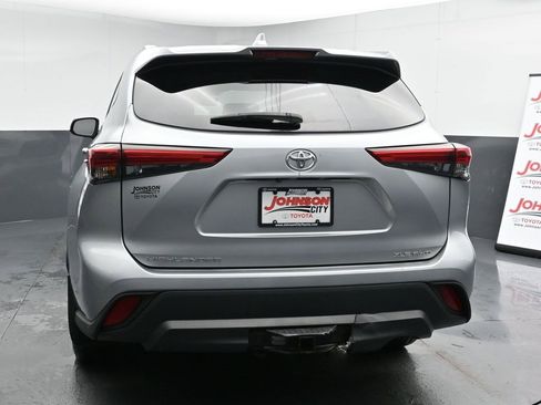 Used 2020 Toyota Highlander XLE image 7