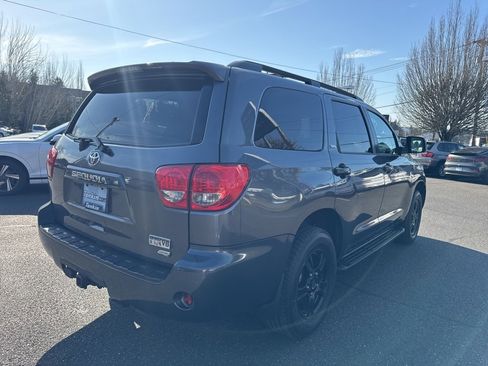 Used 2017 Toyota Sequoia SR5 image 7