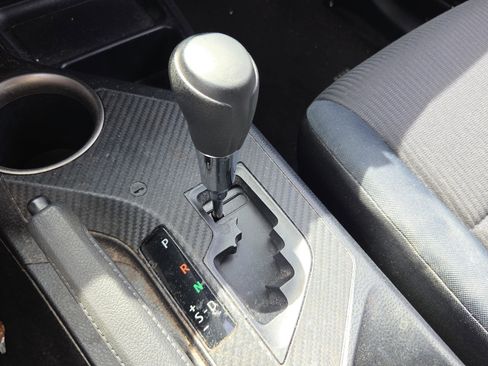 Used 2015 Toyota RAV4 LE image 24