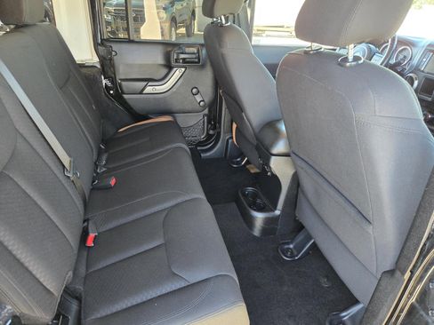 Used 2015 Jeep Wrangler Unlimited Sport w/ Connectivity Group image 22