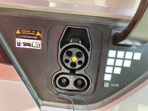 Used 2023 Hyundai Ioniq 5 SE image 19