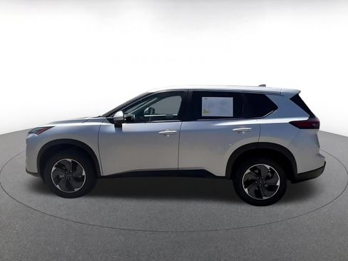 Used 2025 Nissan Rogue SV FWD image 9