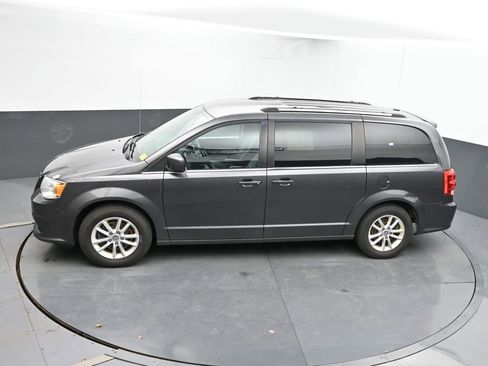 Used 2018 Dodge Grand Caravan SXT FWD image 17