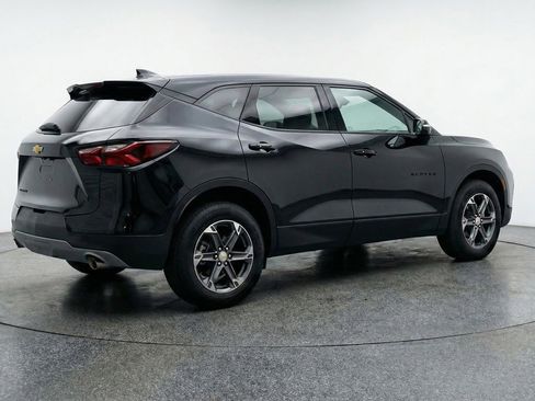 Used 2025 Chevrolet Blazer LT FWD image 9