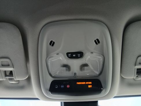 Used 2023 Chevrolet Bolt EUV Premier w/ Super Cruise Package FWD image 22