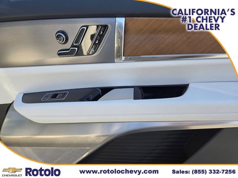 Used 2026 Cadillac Vistiq Sport AWD/4WD image 10