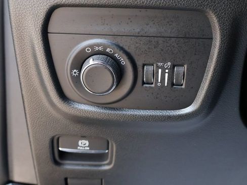 Used 2025 Jeep Grand Cherokee L Altitude AWD/4WD image 46