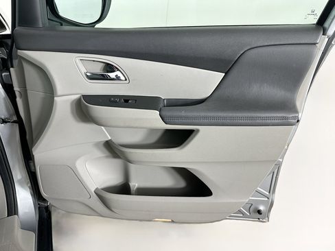 Used 2016 Honda Odyssey SE image 32