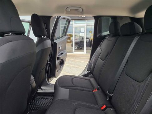 Used 2023 Jeep Renegade Latitude w/ Premium Group image 22