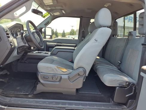 Used 2014 Ford F250 XLT w/ XLT Premium Package AWD/4WD image 8