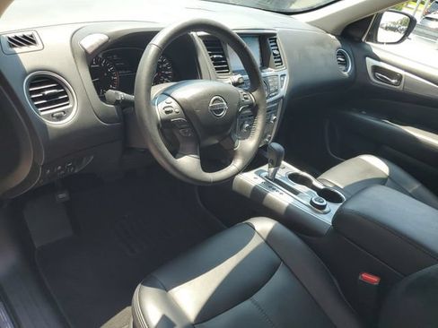 Used 2019 Nissan Pathfinder SL AWD/4WD image 28