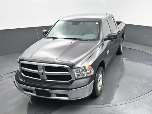 Used 2017 RAM 1500 ST w/ SXT Appearance Group AWD/4WD image 18