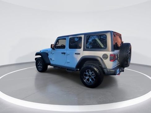 Used 2022 Jeep Wrangler Unlimited Rubicon w/ Cold Weather Group image 8