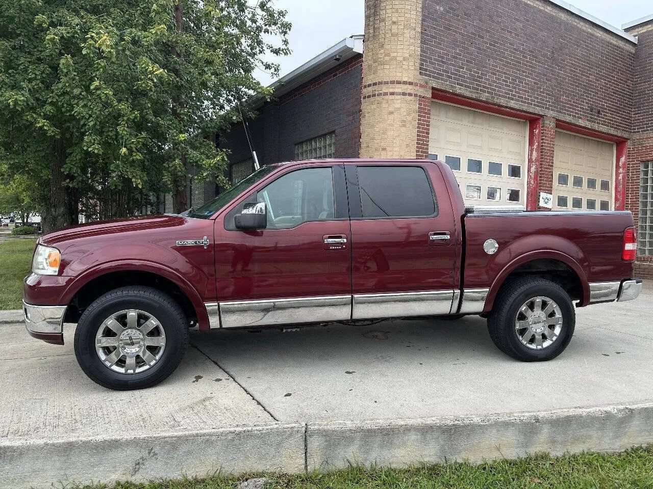 Used 2006 Lincoln Mark LT 4x4 image 9