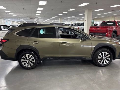 Used 2023 Subaru Outback Premium w/ Popular Package #1 image 8