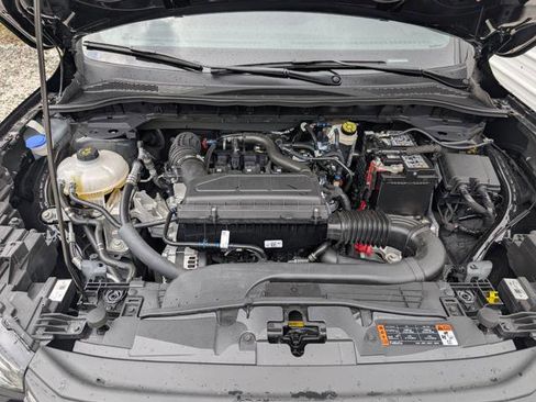Used 2025 Ford Escape ST-Line w/ Cold Weather Package FWD image 25