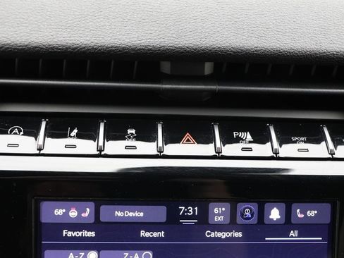 Used 2023 Jeep Grand Cherokee L Laredo image 28