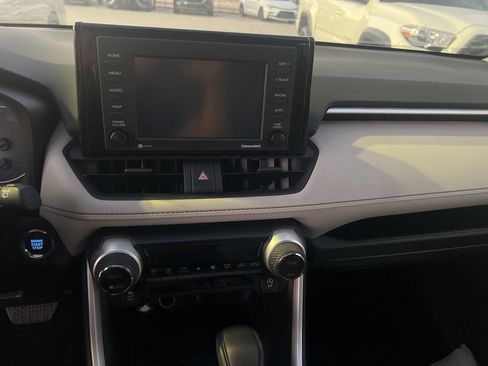 Used 2022 Toyota RAV4 XLE image 11