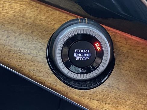 Used 2022 Jeep Grand Wagoneer Series III image 57