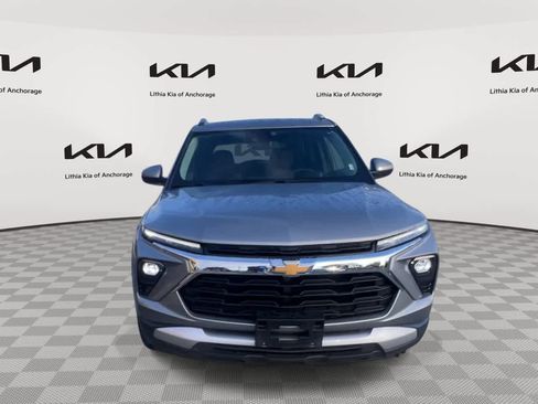 Used 2025 Chevrolet TrailBlazer LT image 3