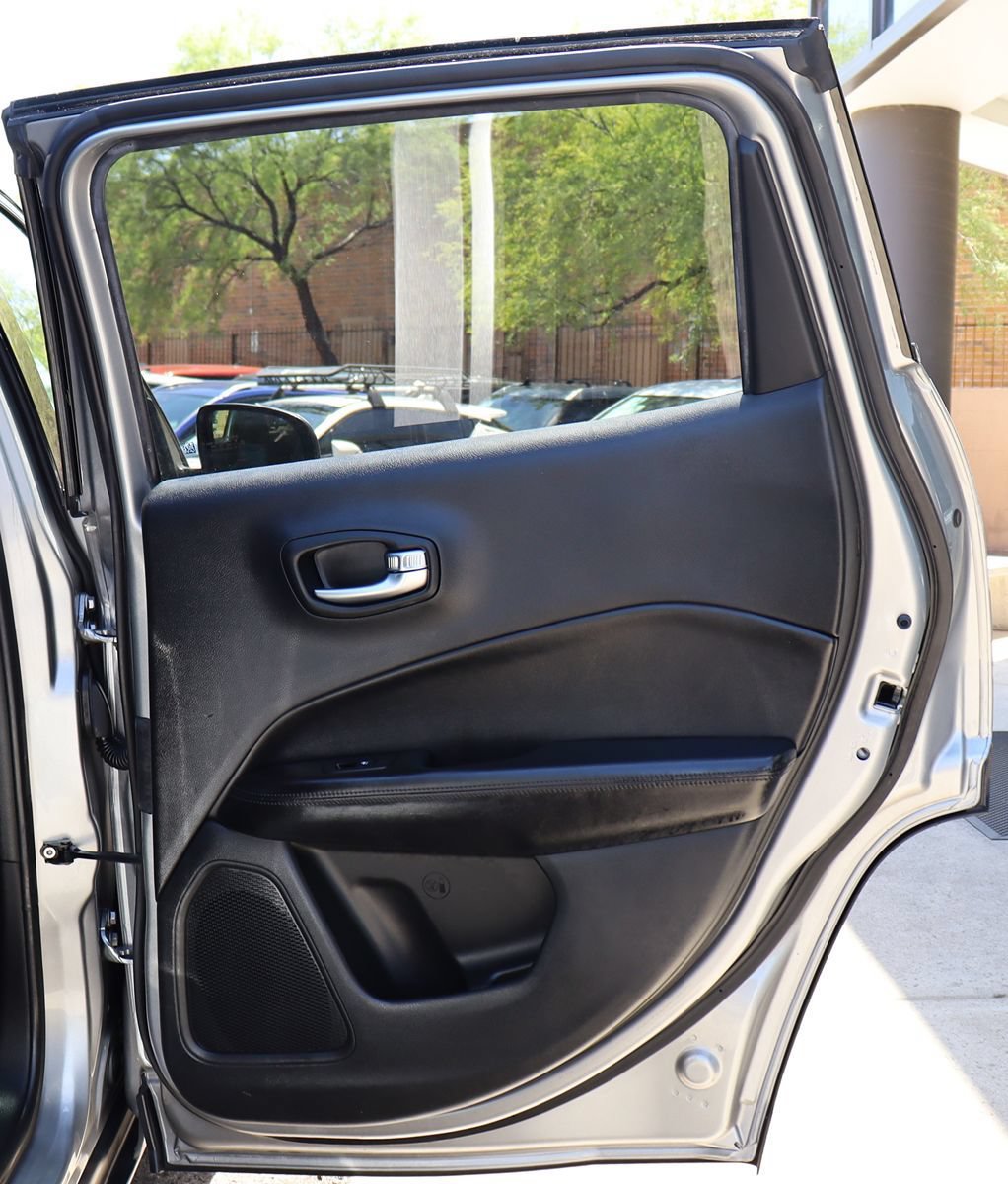 Used 2020 Jeep Compass Latitude FWD image 26