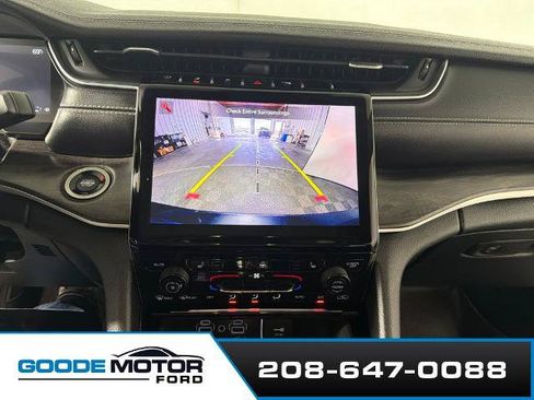 Used 2021 Jeep Grand Cherokee L Limited AWD/4WD image 16