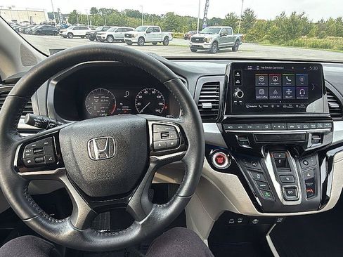 Used 2025 Honda Odyssey Touring image 26