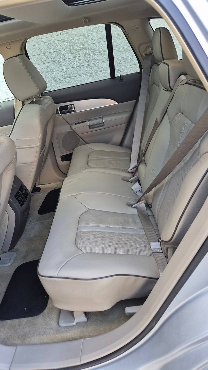 Used 2015 Lincoln MKX AWD w/ Equipment Group 102A image 38