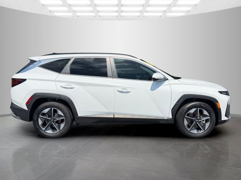Used 2025 Hyundai Tucson SEL FWD image 6