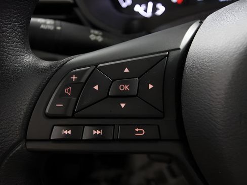 Used 2024 Nissan Altima 2.5 S FWD image 19