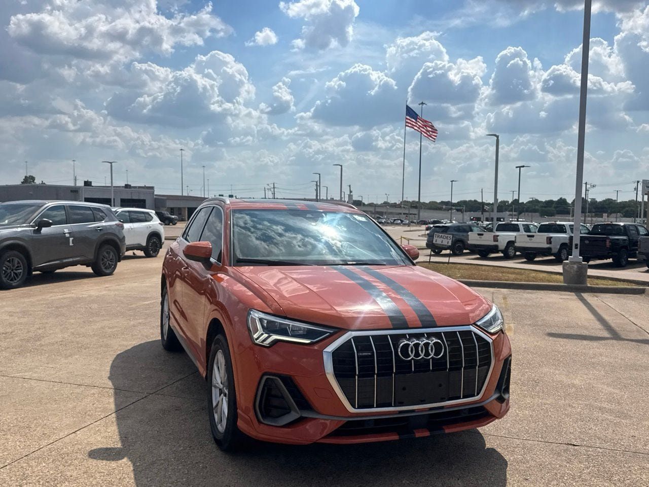 Used 2022 Audi Q3 2.0T Premium Plus w/ Premium Plus Package AWD/4WD image 2