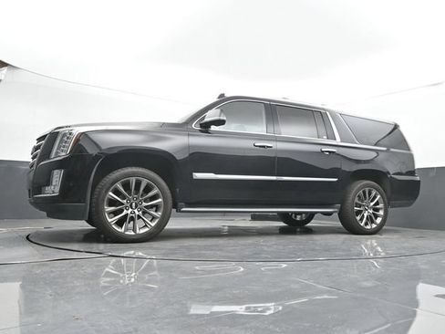 Used 2018 Cadillac Escalade ESV Premium Luxury AWD/4WD image 52