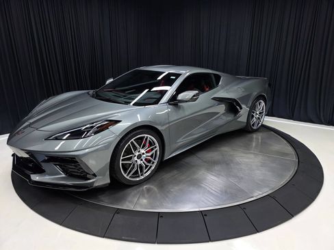 Used 2022 Chevrolet Corvette Stingray Preferred Cpe w/ Z51 Performance Package RWD image 10