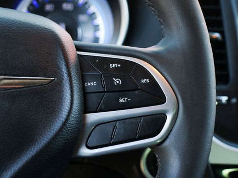 Used 2023 Chrysler 300 Touring w/ Sport Appearance Package image 22