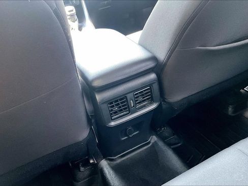 Used 2024 Toyota RAV4 LE AWD/4WD image 32