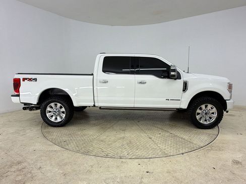 Certified 2022 Ford F250 Platinum w/ FX4 Off-Road Package AWD/4WD image 8