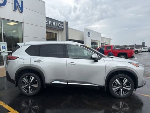 Used 2023 Nissan Rogue SL image 10