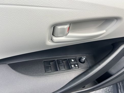 Used 2025 Toyota Corolla LE image 15