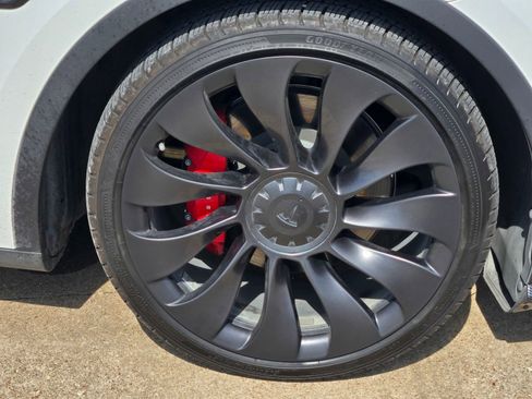 Used 2023 Tesla Model Y Performance AWD/4WD image 8