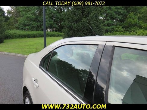 Used 2012 Ford Fusion Hybrid FWD image 25