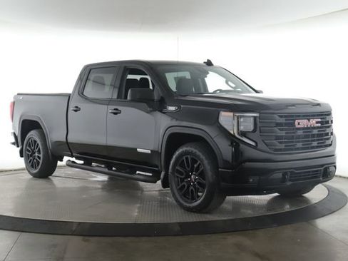 Used 2024 GMC Sierra 1500 Elevation w/ X31 Off-Road Package AWD/4WD image 2