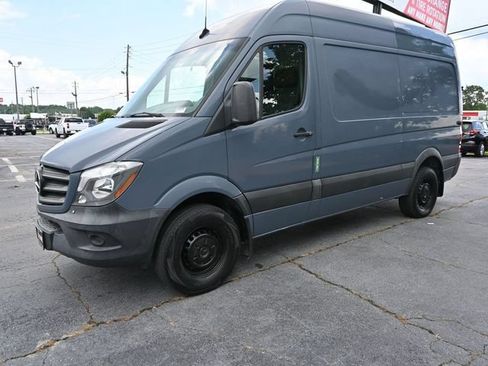 Used 2018 Mercedes-Benz Sprinter 2500 image 23
