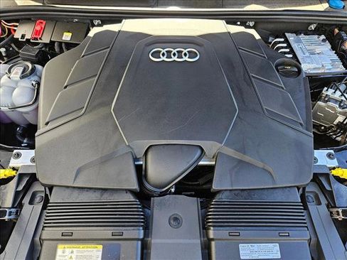 Used 2025 Audi Q7 3.0T Premium image 20