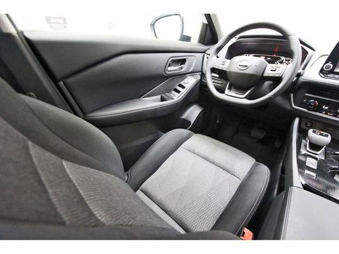 New 2026 Nissan Rogue SV w/ Cold Weather Package FWD image 6
