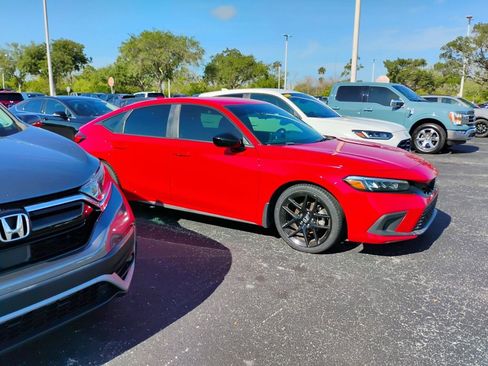 Used 2023 Honda Civic Sport image 3