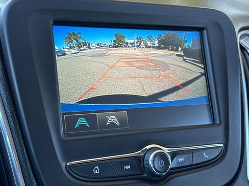 Used 2018 Chevrolet Malibu LT image 17