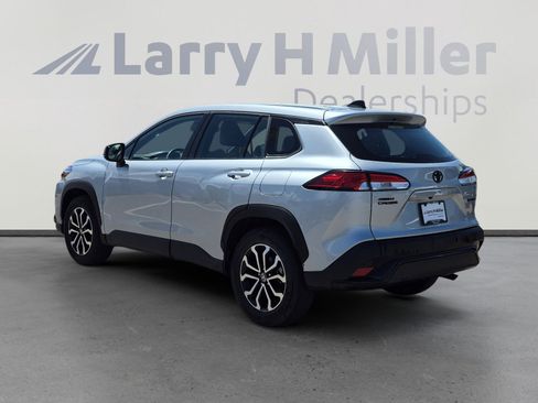 Used 2025 Toyota Corolla Cross AWD Hybrid image 3