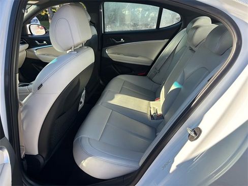 Used 2024 Genesis G70 2.5T image 10