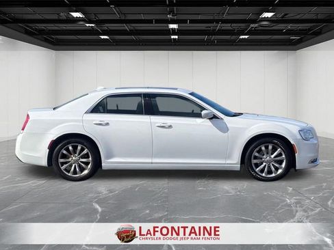 Used 2019 Chrysler 300 Touring L w/ Quick Order Package 22F image 6