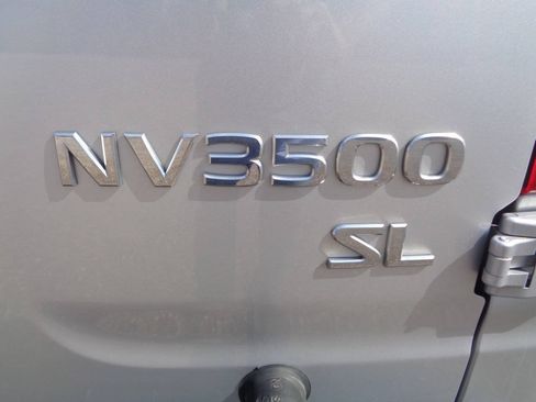 Used 2019 Nissan NV 3500 SL RWD image 11